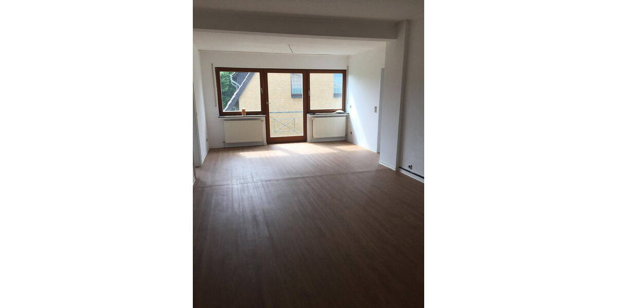 Etagenwohnung Bielefeld Jöllenbeck - 4 Zimmer, 100 m&sup2;, 900&euro; | Angebot:26128045