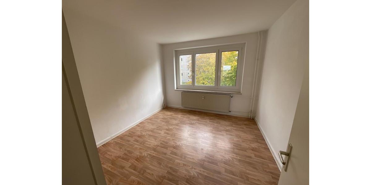 Etagenwohnung Suhl - 4 Zimmer, 75 m&sup2;, 543&euro; | Angebot:24256016