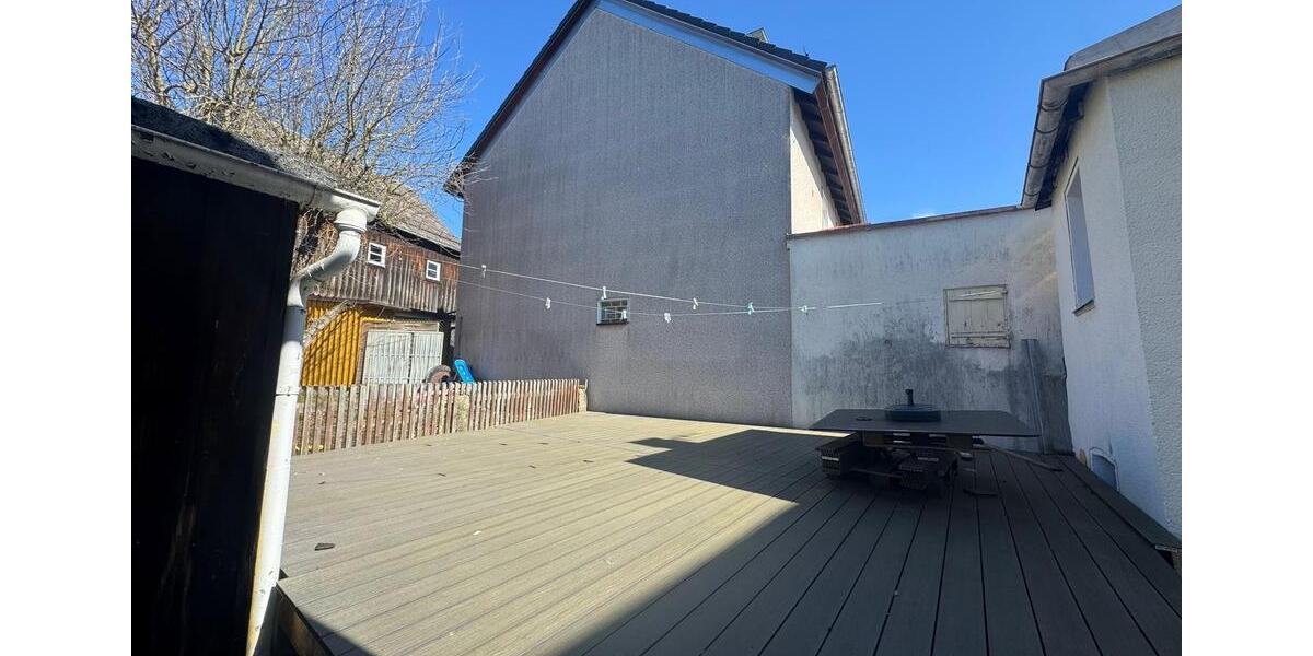 Einfamilienhaus Marktredwitz - 3 Zimmer, 150 m&sup2;, 1.100&euro; | Angebot:26492252
