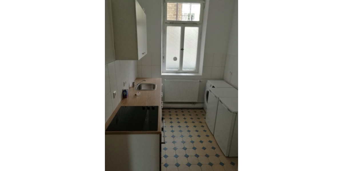 B21-4 - Tolles Zimmer in schöner Altbauwohnung in super zentraler 1 zimmer