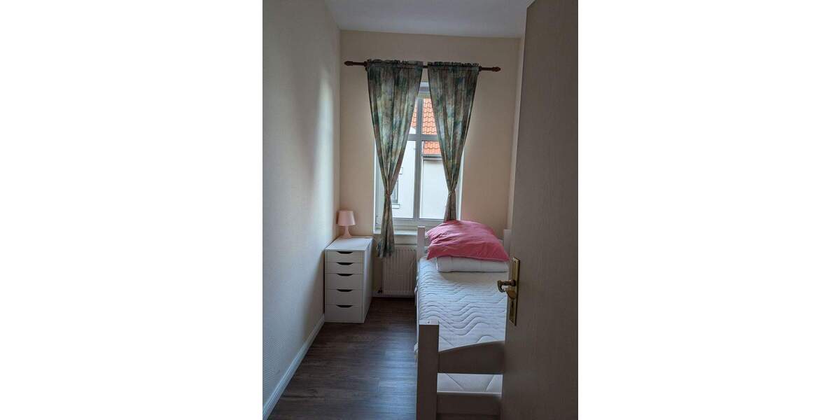 Etagenwohnung Malchow - 3 Zimmer, 200 m&sup2;, 1.250&euro; | Angebot:25707569