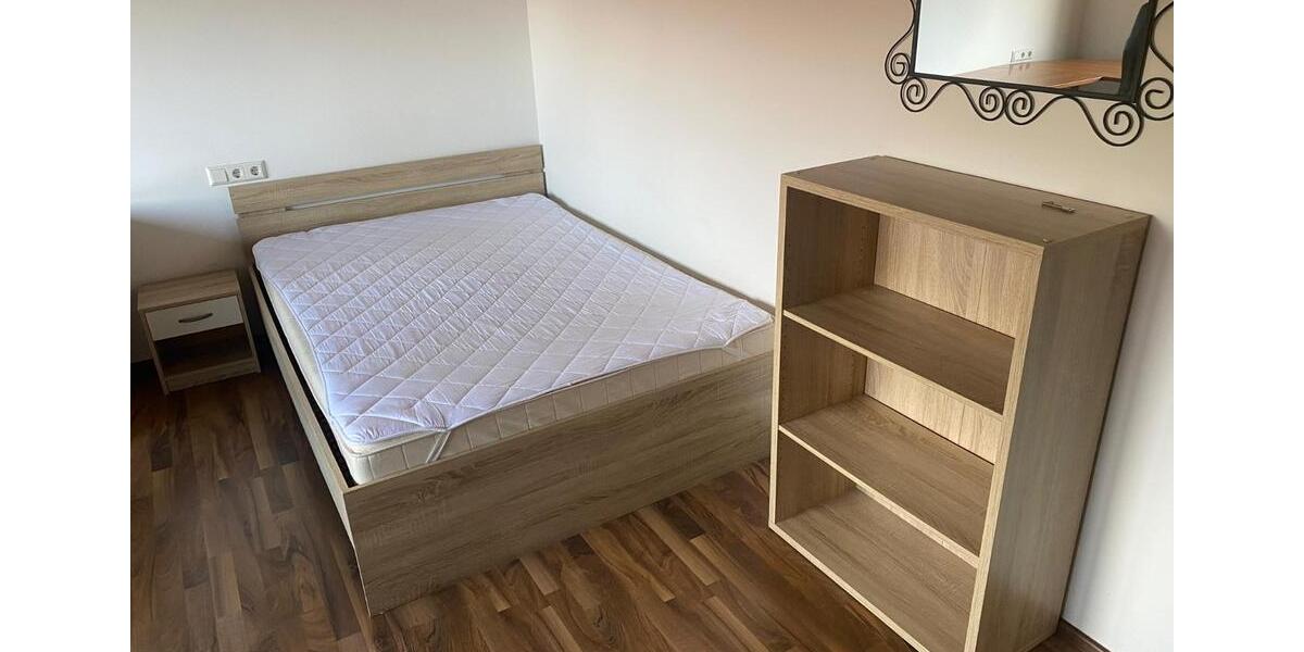 WG ZIMMER FRIEDRICHSHAFEN 4 ER STUDENTEN APRIL- SEPTEMBER 1 zimmer