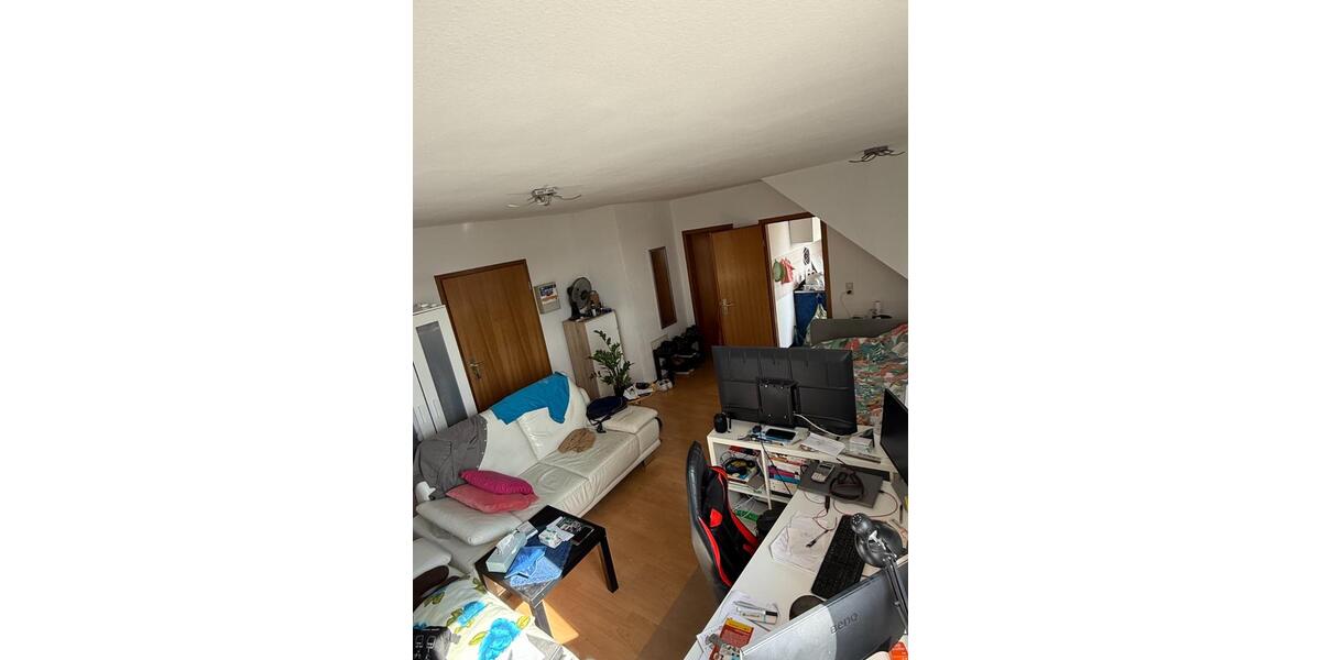 Dachgeschoßwohnung Ludwigshafen am Rhein Ludwigshafen-Hemshof - 1 Zimmer, 35 m&sup2;, 400&euro; | Angebot:25931572