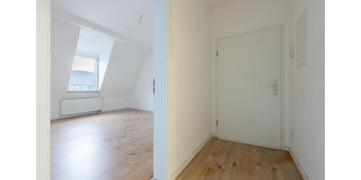 Dachgeschoßwohnung Essen Frillendorf - 2.5 Zimmer, 62 m&sup2;, 650&euro; | Angebot:26619381