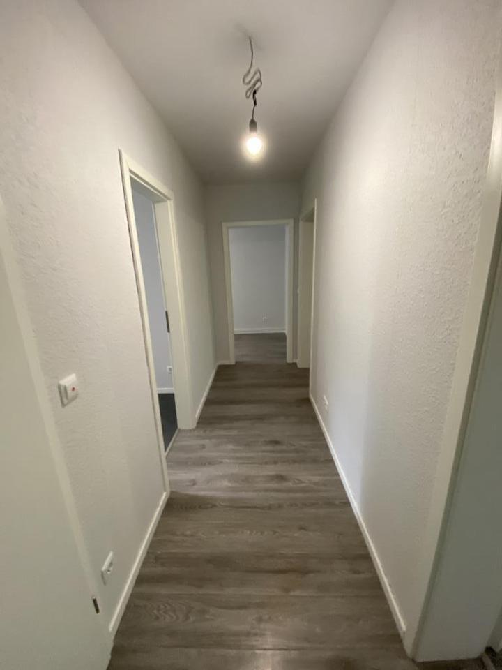 @%§4@%§4@%§4 Renovierte 3-RaumWohnung im ersten Obergeschoss mit Balkon @%§4@%§4@%§4
