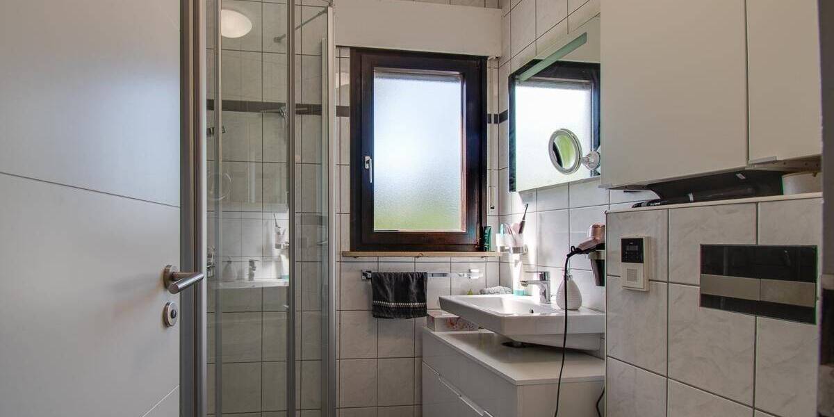 Moderne 3,5-Zimmer-Erdgeschoßwohnung mit großem Garten 3 zimmer