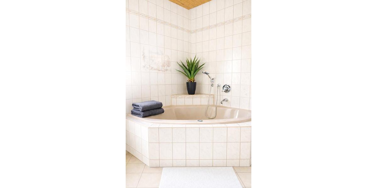 Wohnen auf Zeit Freiberg - 4 Zimmer, 80 m&sup2;, 38&euro; | Angebot:26425553