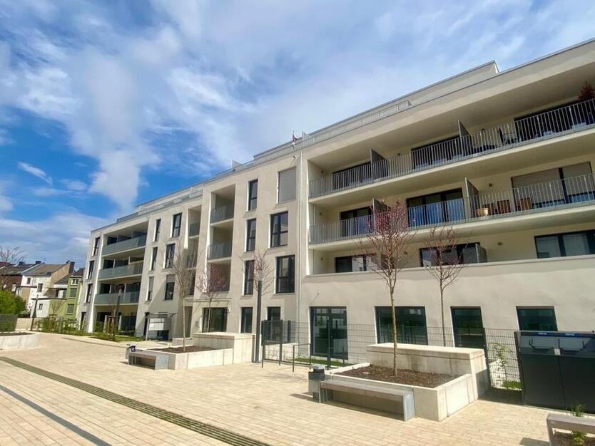 Bei VIVAWEST die Sonnenstrahlen auf der eigenen Terrasse genießen. zimmer