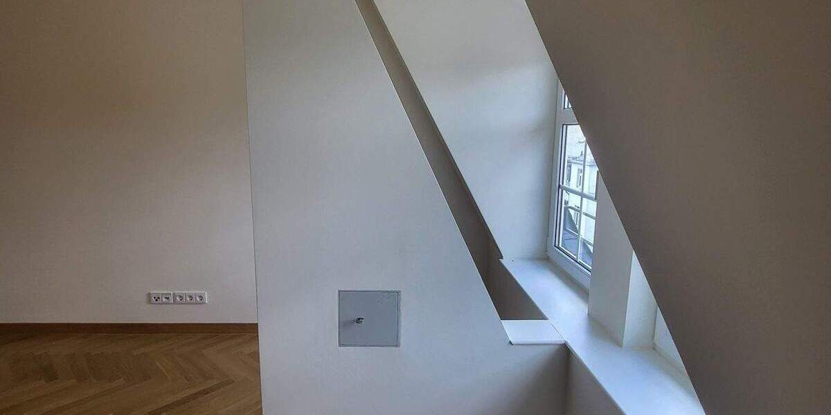 Hochwertige Sanierung im Zweitbezug - 4-Raum-Wohnung - Tageslichtbad, Gäste-WC, Parkett, Stellplatz 4 zimmer