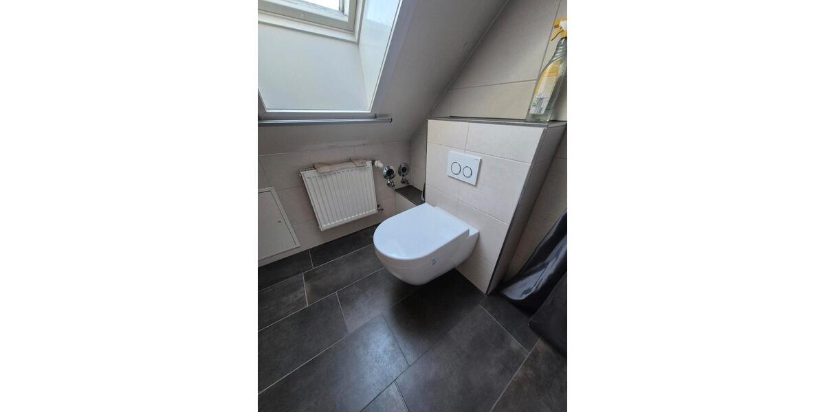 2 Zi-DG Wohnung + Garage + Balkon 2 zimmer