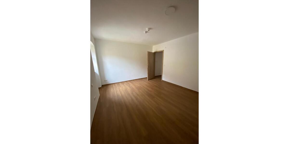 Erdgeschoßwohnung Amberg - 3 Zimmer, 70 m&sup2;, 895&euro; | Angebot:25415224