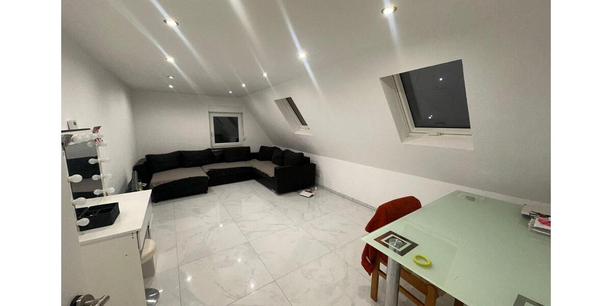 Dachgeschoßwohnung Simmozheim - 4 Zimmer, 94 m&sup2;, 1.000&euro; | Angebot:25755988