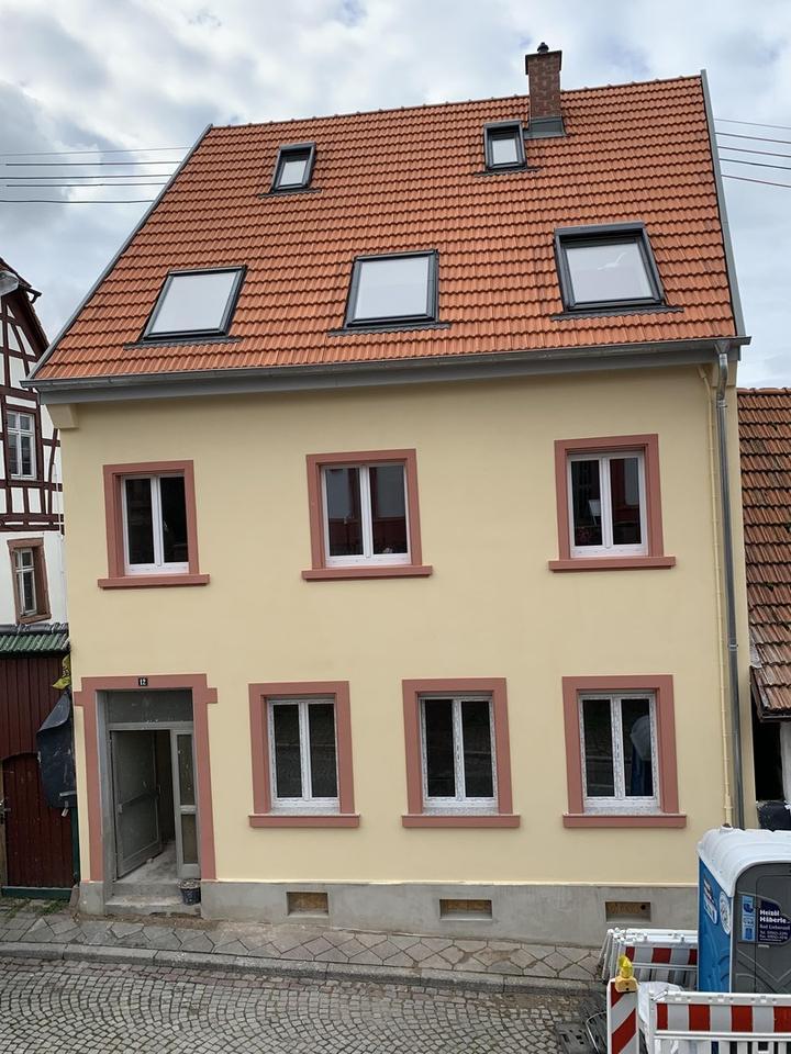 1-Zimmer Erdgeschoss-Wohnung plus Küche in kernsaniertem Altbau