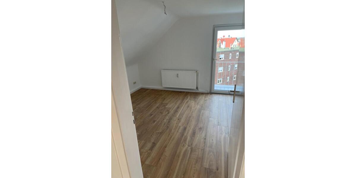 Dachgeschoßwohnung Bischofsheim - 2 Zimmer, 39 m&sup2;, 750&euro; | Angebot:26477125