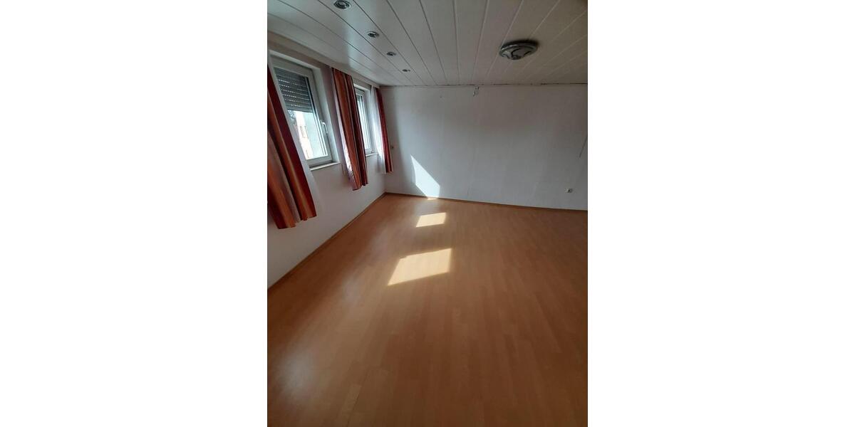 Wohnen auf Zeit Niederwerrn - 1 Zimmer, 16 m&sup2;, 360&euro; | Angebot:24811257
