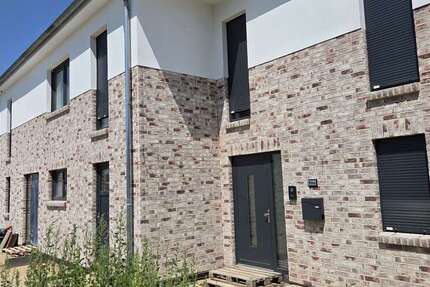 Haus Bergen - 4 Zimmer, 142 m&sup2;, 1.700&euro; | Angebot:24432159