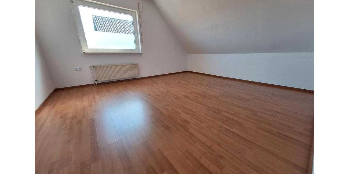 Dachgeschoßwohnung Bösel - 4 Zimmer, 89 m&sup2;, 650&euro; | Angebot:26292005