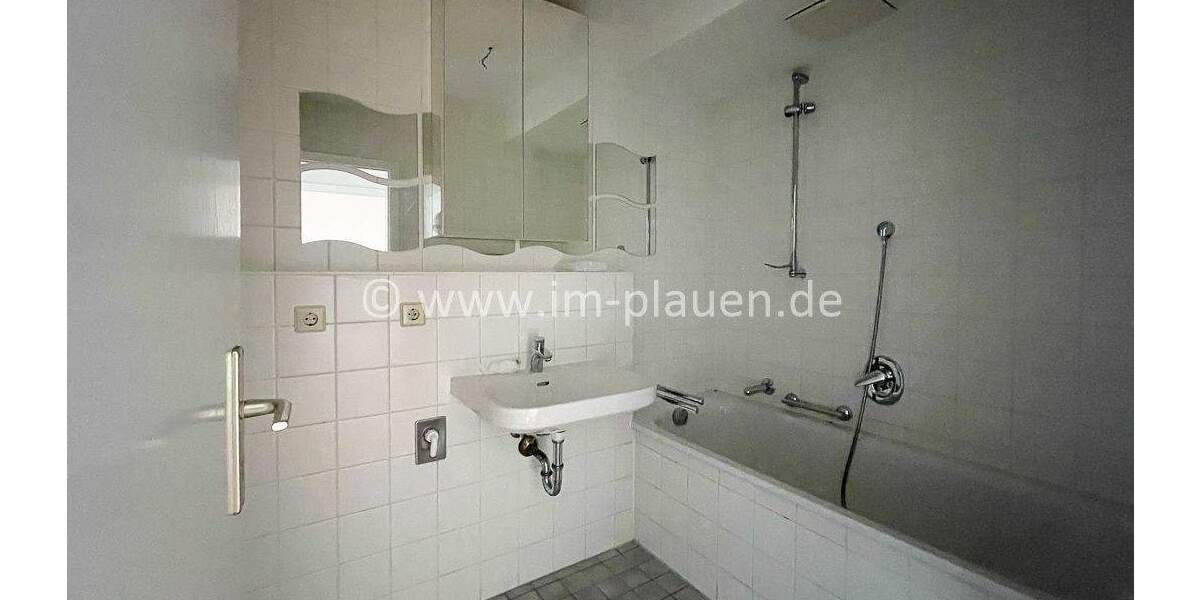 3-Zimmer-Wohnung mit Balkon und Tiefgarage in Auerbach - Sofort verfügbar 3 zimmer