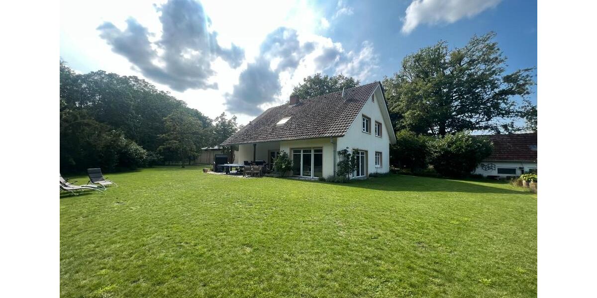 Einfamilienhaus Versmold - 5 Zimmer, 210 m&sup2;, 2.950&euro; | Angebot:26442223