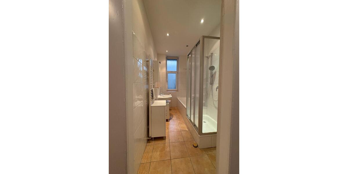 Hochparterre Wiesbaden Klarenthal - 4 Zimmer, 132 m&sup2;, 1.980&euro; | Angebot:25045916