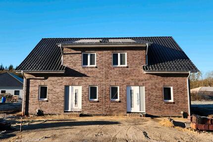 Doppelhaushälfte in Hodenhagen inkl. -Einbauküche - Erstbezug 4 zimmer