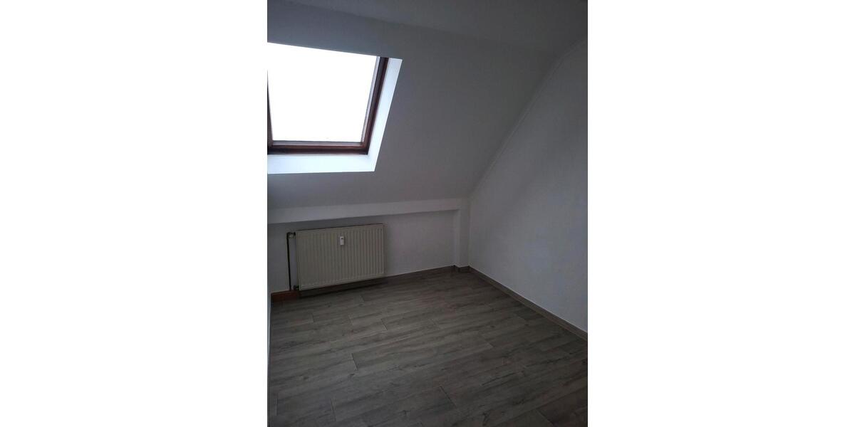 Dachgeschoßwohnung Tröstau - 4 Zimmer, 60 m&sup2;, 390&euro; | Angebot:24737348