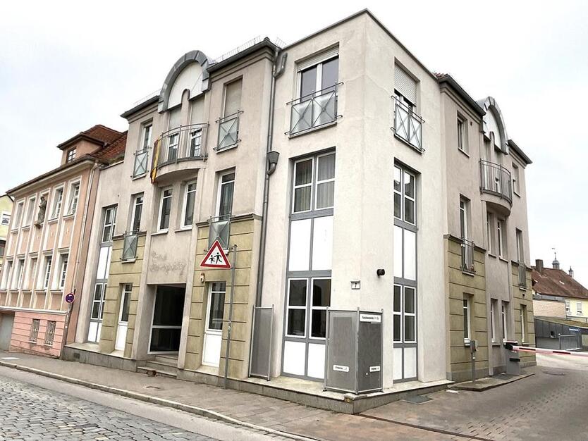 Großzügige 2-Zimmer-Wohnung mit Lift und Tiefgarage in Ansbach zimmer