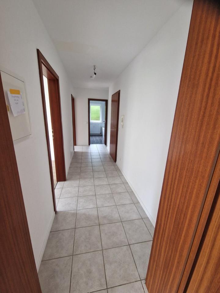 Freundliche, neu renovierte 3 Zimmer Wohnung