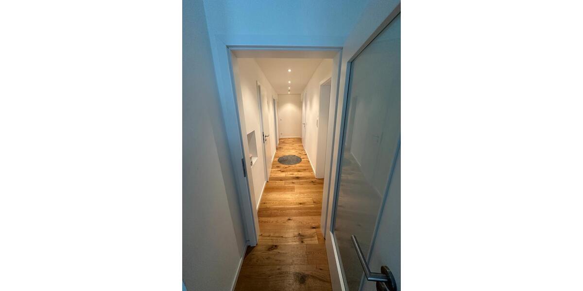Dachgeschoßwohnung Leonberg - 4.5 Zimmer, 90 m&sup2;, 1.650&euro; | Angebot:26615323