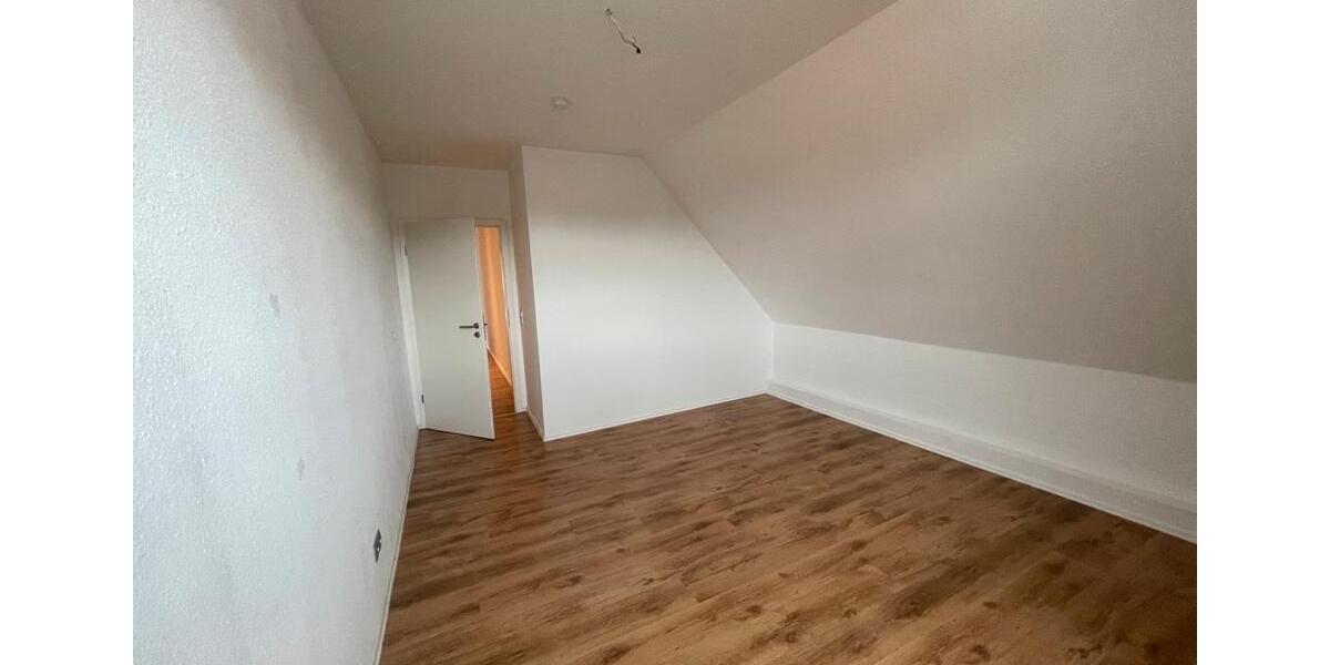 Altstadtjuwel im DG – 126 m² mit Sichtbalken, sofort bezugsfrei 4 zimmer