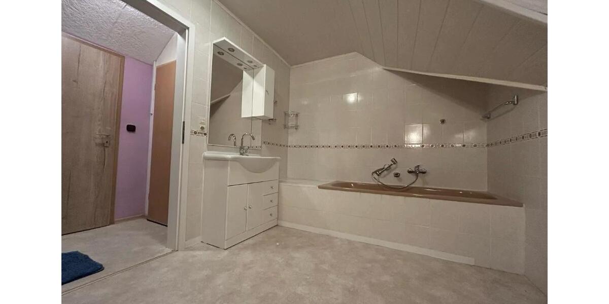 Dachgeschoßwohnung Bad Sobernheim - 3 Zimmer, 90 m&sup2;, 850&euro; | Angebot:24651686