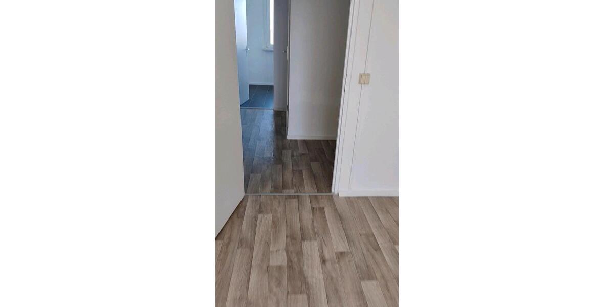 Etagenwohnung Neubrandenburg Datzeberg - 3 Zimmer, 69 m&sup2;, 565&euro; | Angebot:27656275