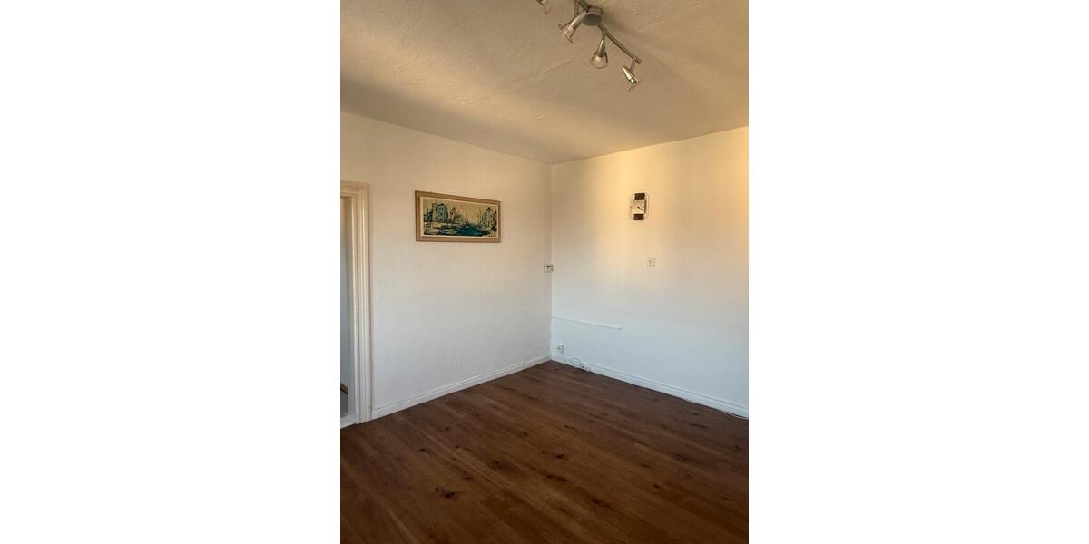 Dachgeschoßwohnung Stadtoldendorf - 1 Zimmer, 70 m&sup2;, 585&euro; | Angebot:25420083