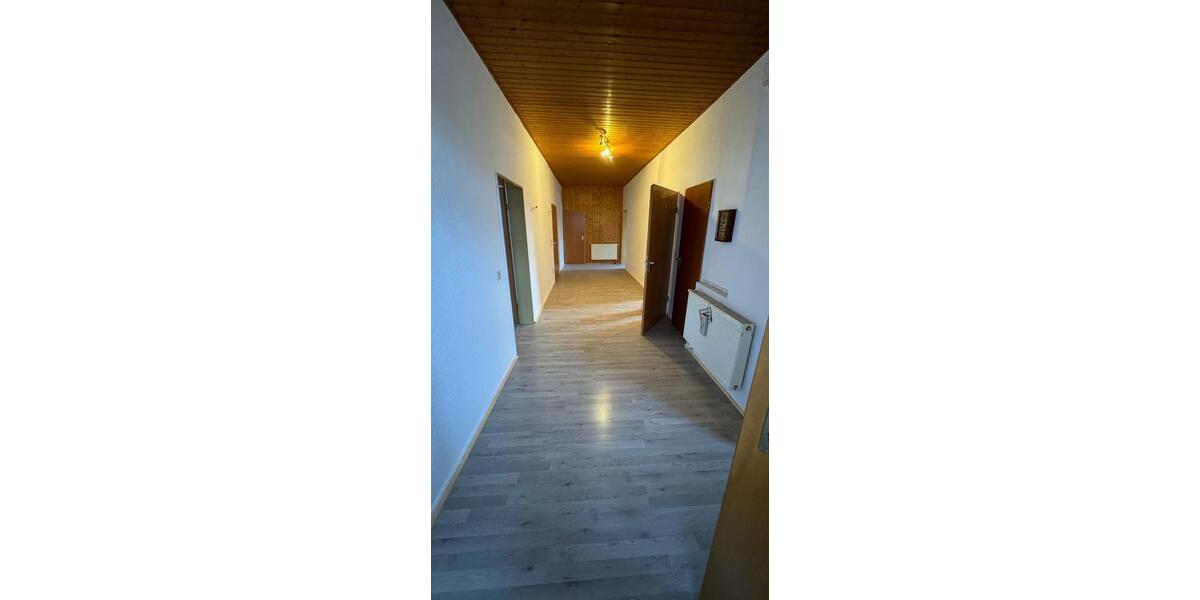 Etagenwohnung Holzminden - 3 Zimmer, 105 m&sup2;, 450&euro; | Angebot:24833319