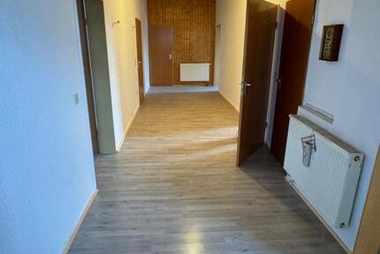 Wohnung Holzminden - 3 Zimmer, 105 m&sup2;, 450&euro; | Angebot:24833319