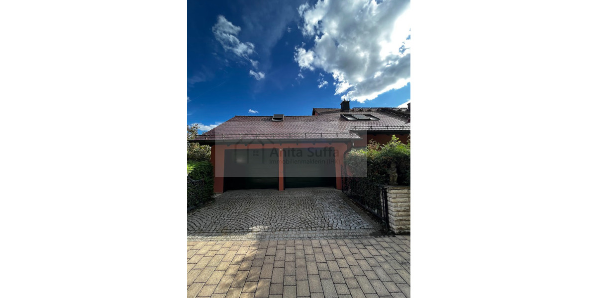 Erdgeschoßwohnung Burghaslach - 6 Zimmer, 220 m&sup2;, 1.250&euro; | Angebot:25379613