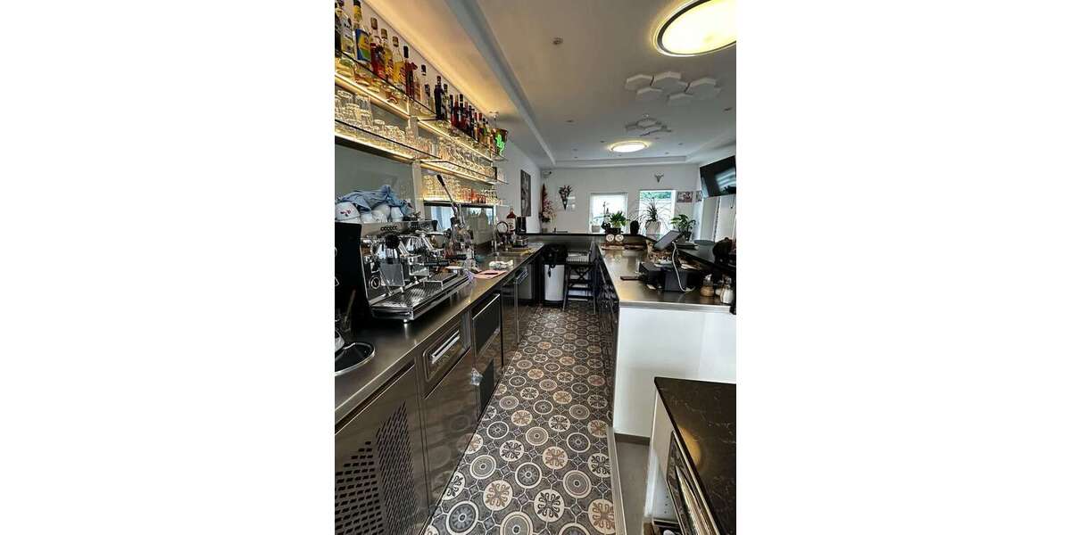 Eiscafé mit großer Terrasse in guter Lage zimmer