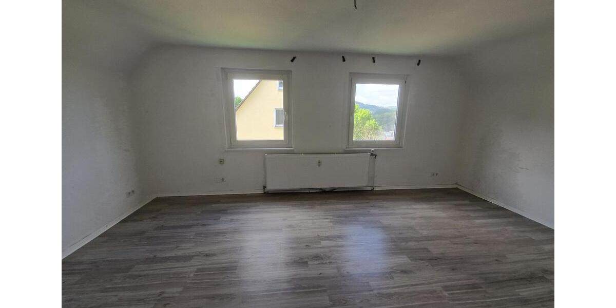 Dachgeschoßwohnung Werdohl - 3 Zimmer, 63 m&sup2;, 320&euro; | Angebot:26663117