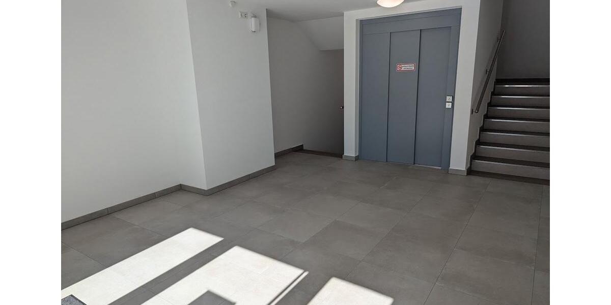 Etagenwohnung Sulz am Neckar - 4.5 Zimmer, 110 m&sup2;, 1.200&euro; | Angebot:25985347
