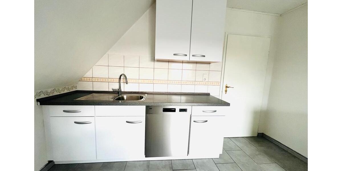 Dachgeschoßwohnung Menden (Sauerland) - 4 Zimmer, 80 m&sup2;, 840&euro; | Angebot:24749917