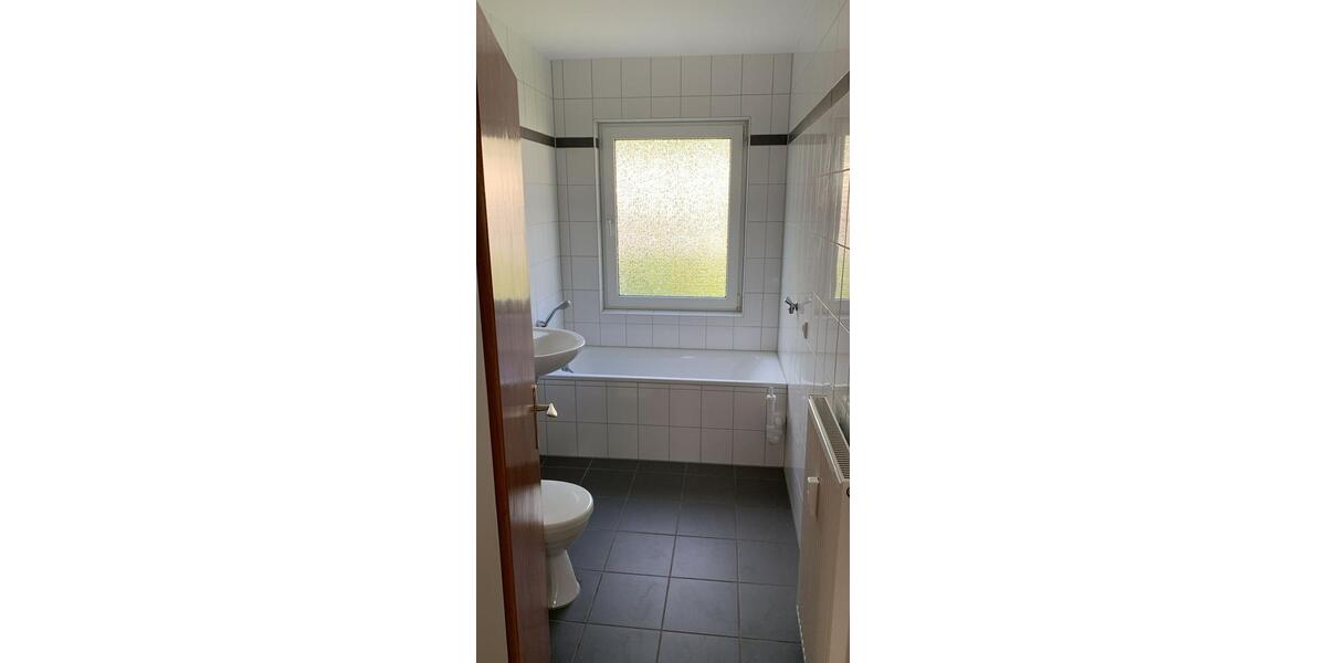 Erdgeschoßwohnung Gummersbach Berstig Süd - 3 Zimmer, 62 m&sup2;, 579&euro; | Angebot:26476409