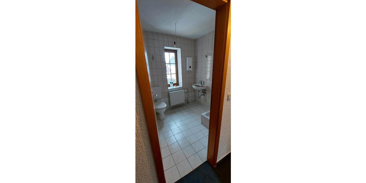 Etagenwohnung Wallhausen - 2 Zimmer, 63 m&sup2;, 465&euro; | Angebot:25887593