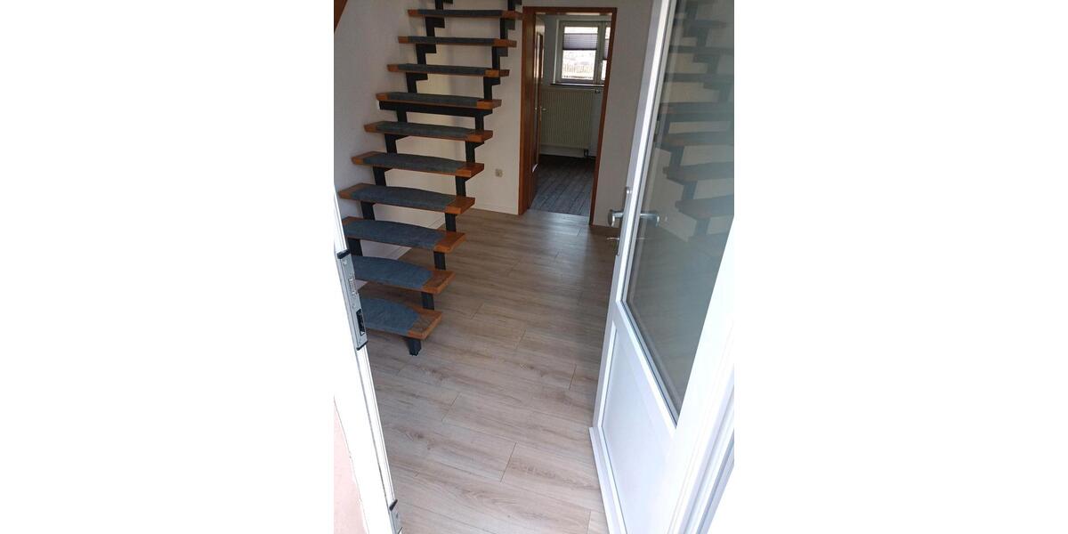 Einfamilienhaus Hammelburg - 9 Zimmer, 113 m&sup2;, 650&euro; | Angebot:26432102
