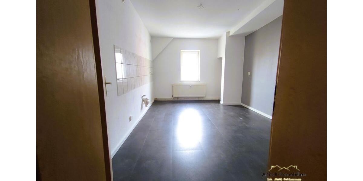 Dachgeschoßwohnung Bitterfeld-Wolfen Bitterfeld - 3 Zimmer, 96 m&sup2;, 624&euro; | Angebot:25887245