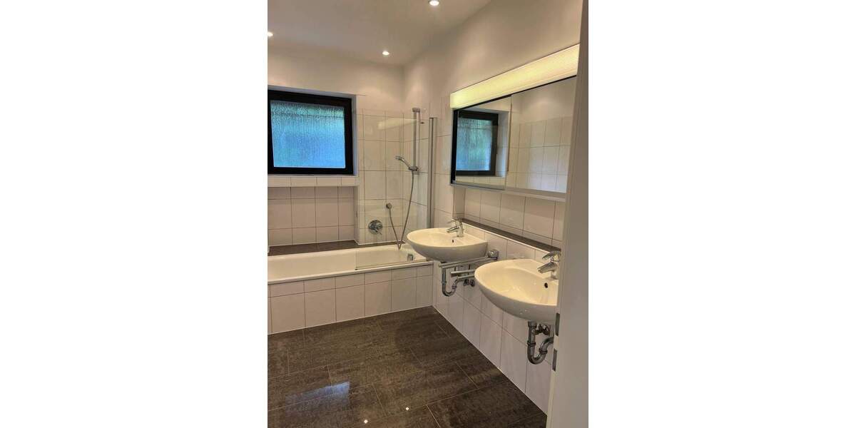 Einfamilienhaus Düsseldorf Kaiserswerth - 2 Zimmer, 80 m&sup2;, 1.200&euro; | Angebot:24348096