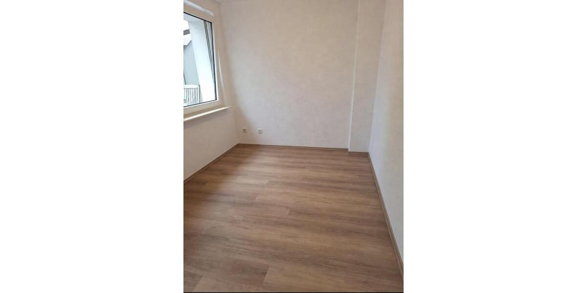 Dachgeschoßwohnung Wesel - 3.5 Zimmer, 68 m&sup2;, 500&euro; | Angebot:26517436