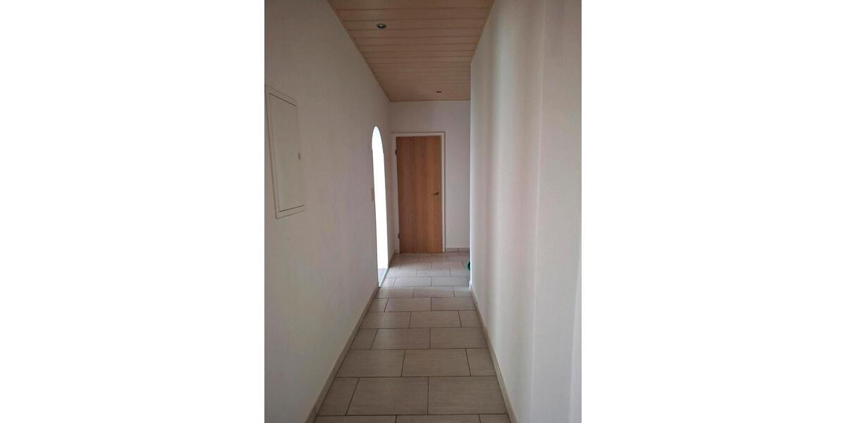 Erdgeschoßwohnung Werdau - 4 Zimmer, 101 m&sup2;, 855&euro; | Angebot:26040348