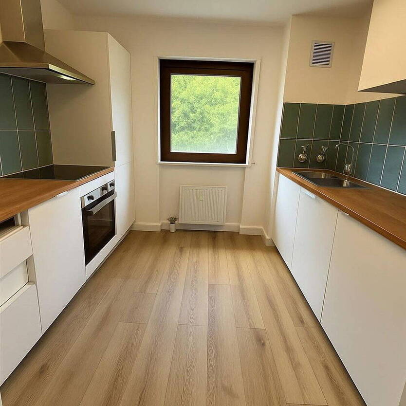 *Erstbezug* Kernsanierte 2,5-Zi-Wohnung mit EBK, Balkon und Garage