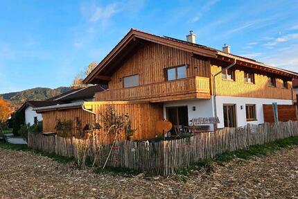 Doppelhaushälfte in 83115 Neubeuern ab 01.02.2026 zu vermieten 4 zimmer