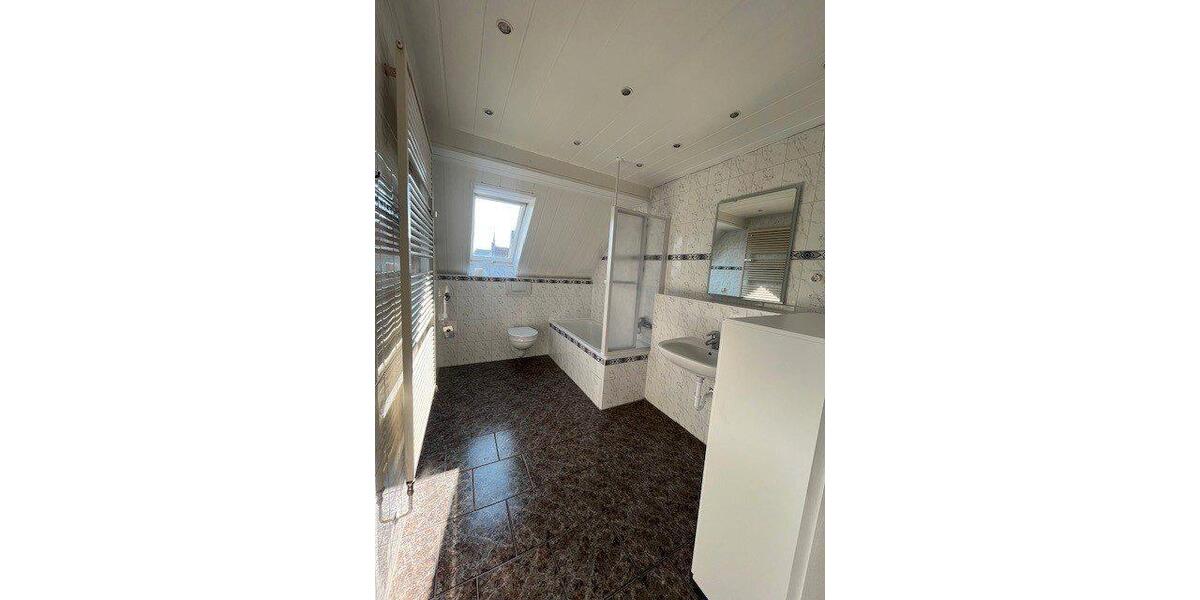 Etagenwohnung Wolfenbüttel - 3.5 Zimmer, 139 m&sup2;, 695&euro; | Angebot:26578305
